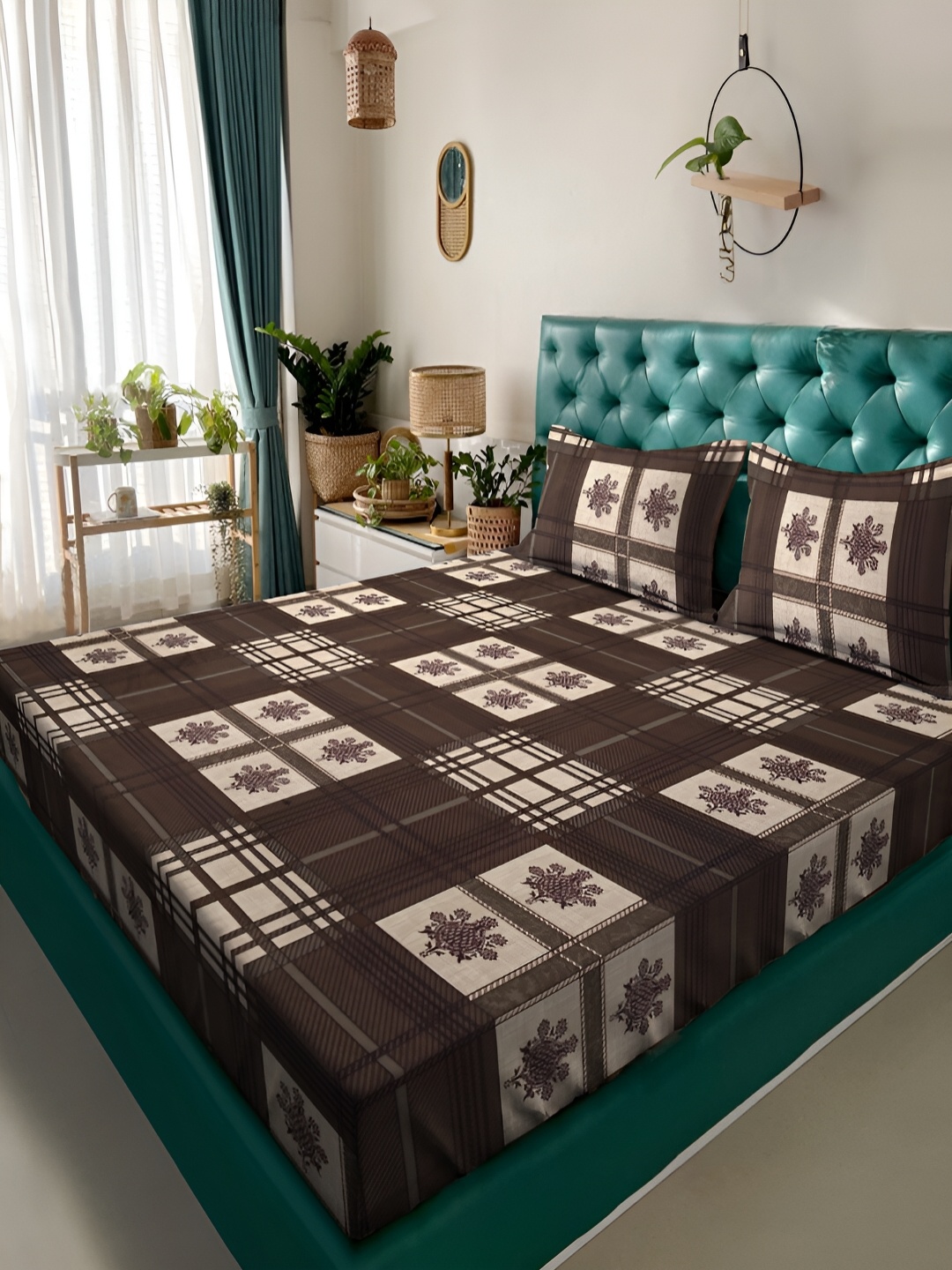 

KLOTTHE Brown Geometric Printed 300TC Double King Bedsheet With 2 Pillow Covers