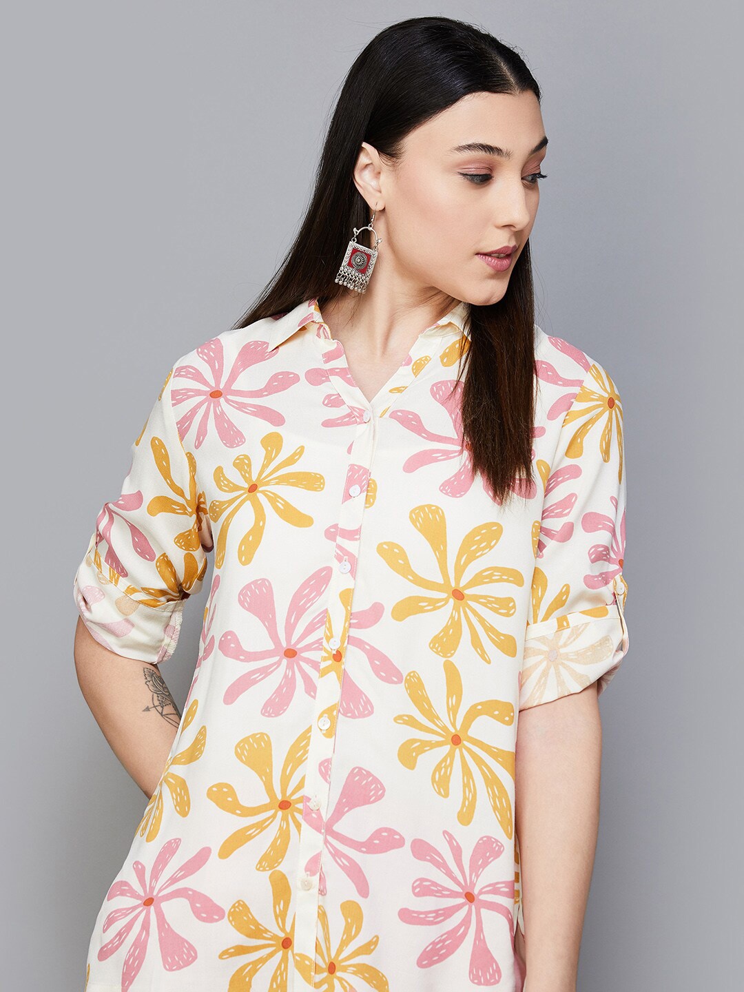 

Melange by Lifestyle Floral Printed Shirt Collar Roll-Up Sleeves Regular Straight Kurti, Off white