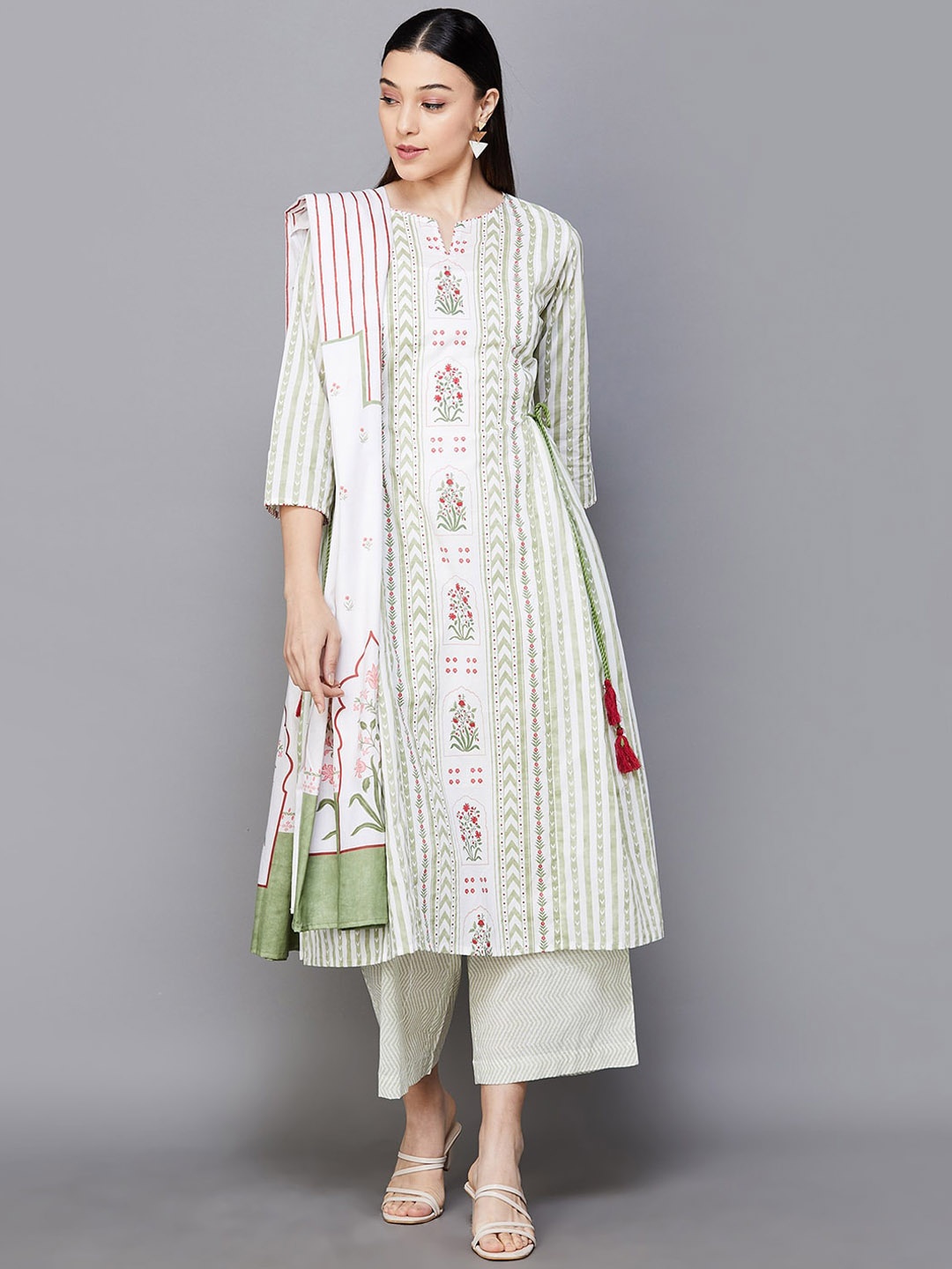 

Melange by Lifestyle Ethnic Motifs Printed Regular Pure Cotton Kurta Trousers & Dupatta, Olive