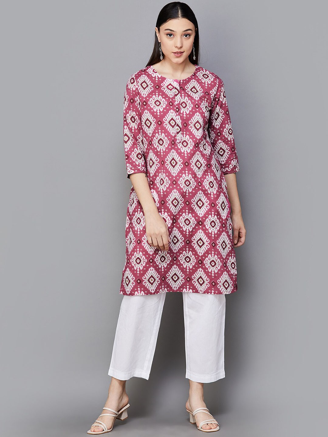 

Melange by Lifestyle Geometric Dyed Round Neck Sequinned Cotton Straight Kurta, Pink