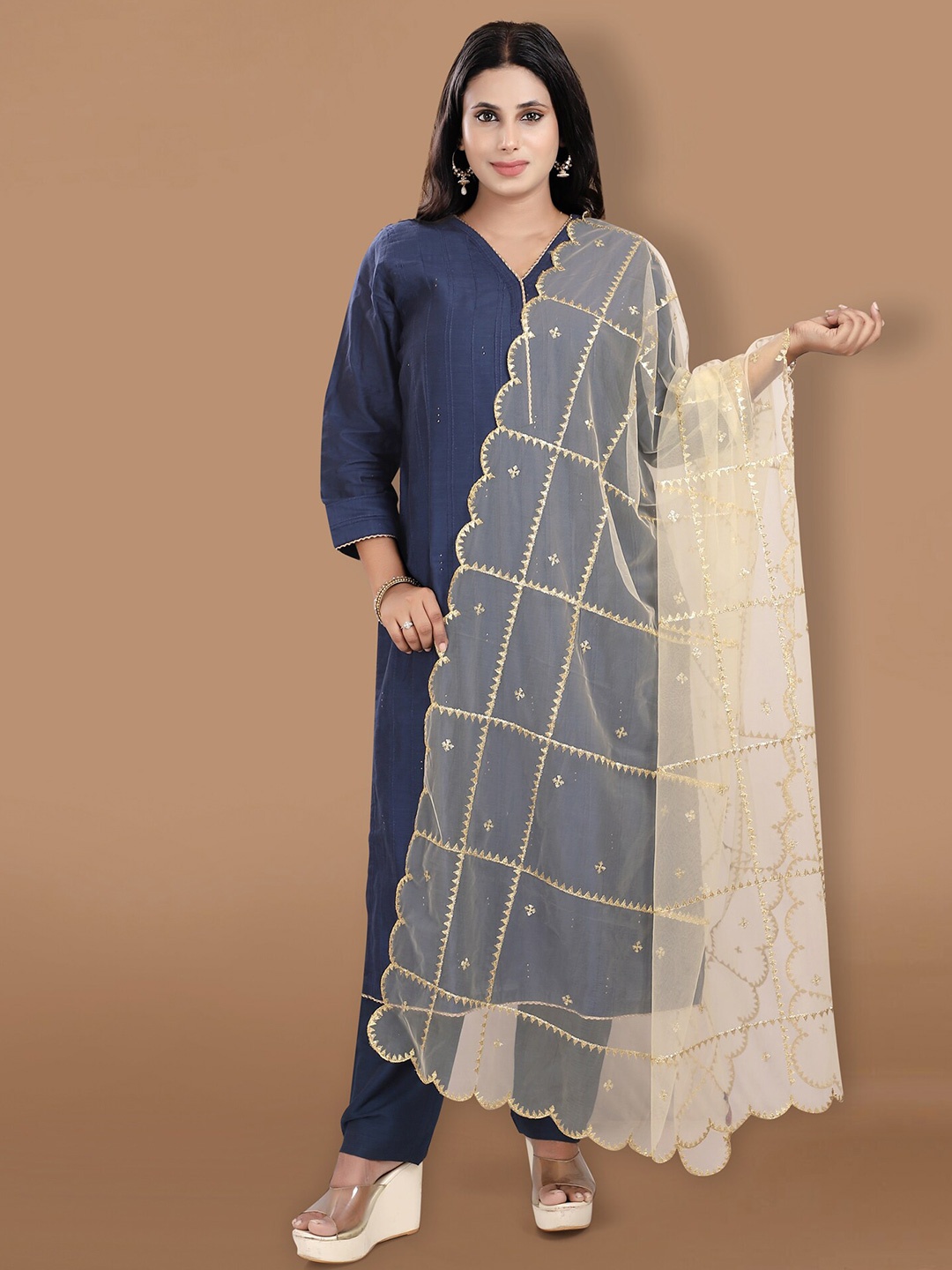 

SALWAR STUDIO Floral Embroidered Sequinned Net Dupatta, Gold