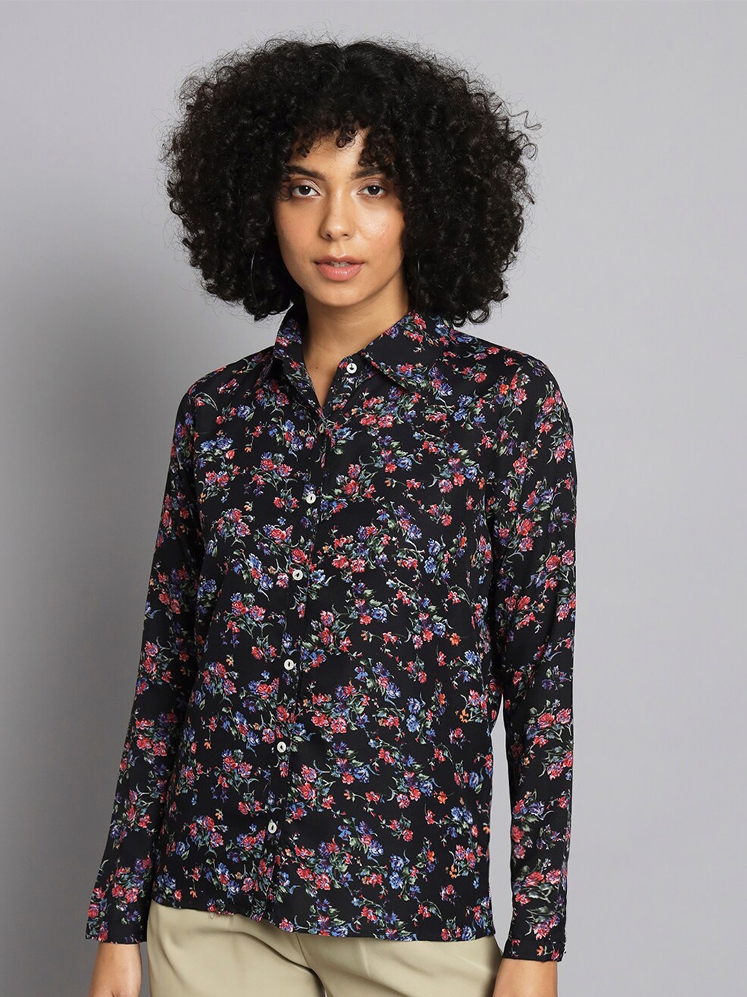 

Chemistry Classic Floral Printed Spread Collar Casual Shirt, Black