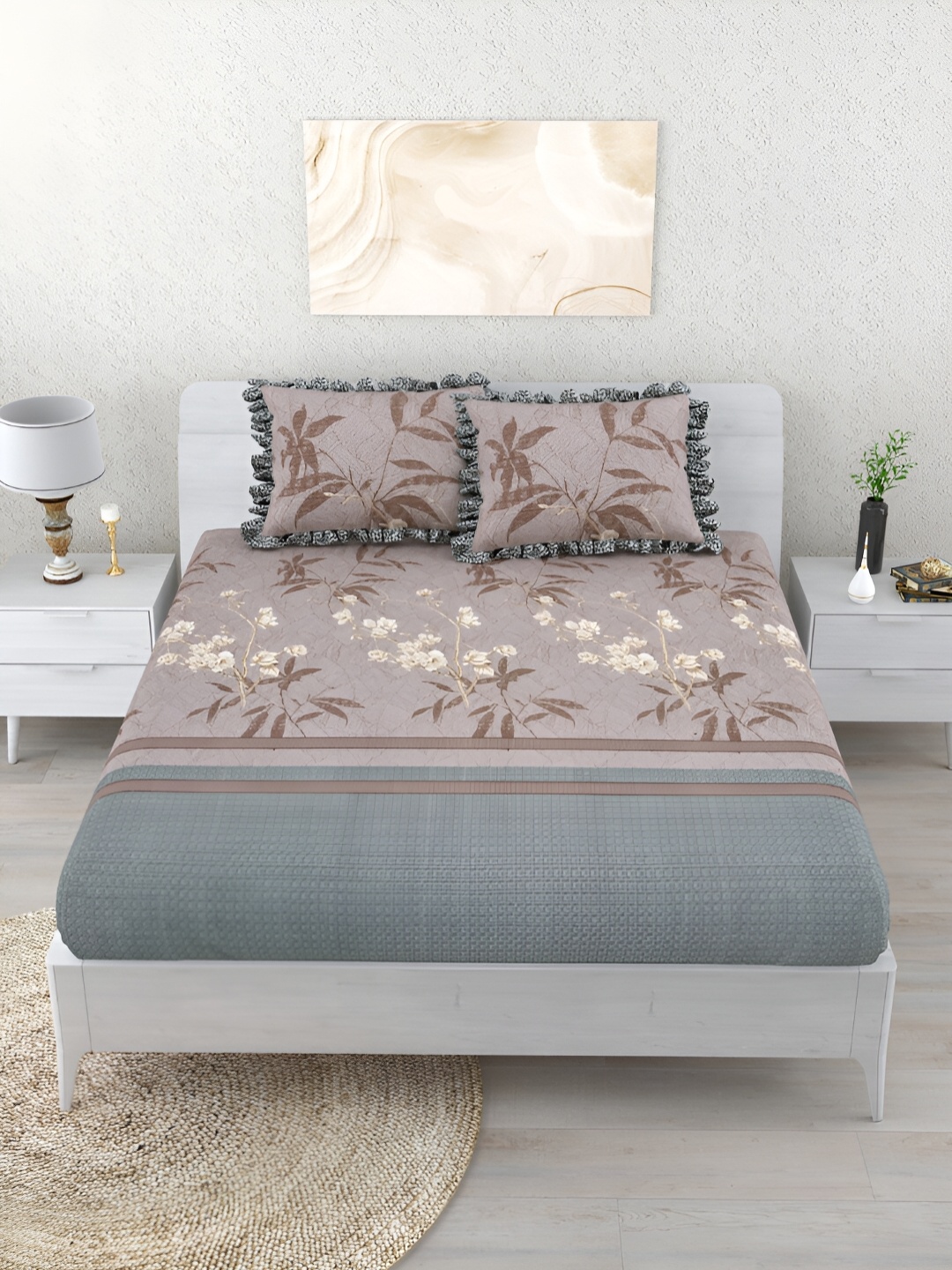 

Aura Grey & Mauve Floral 260 TC Fitted King Bedsheet with 2 Pillow Covers