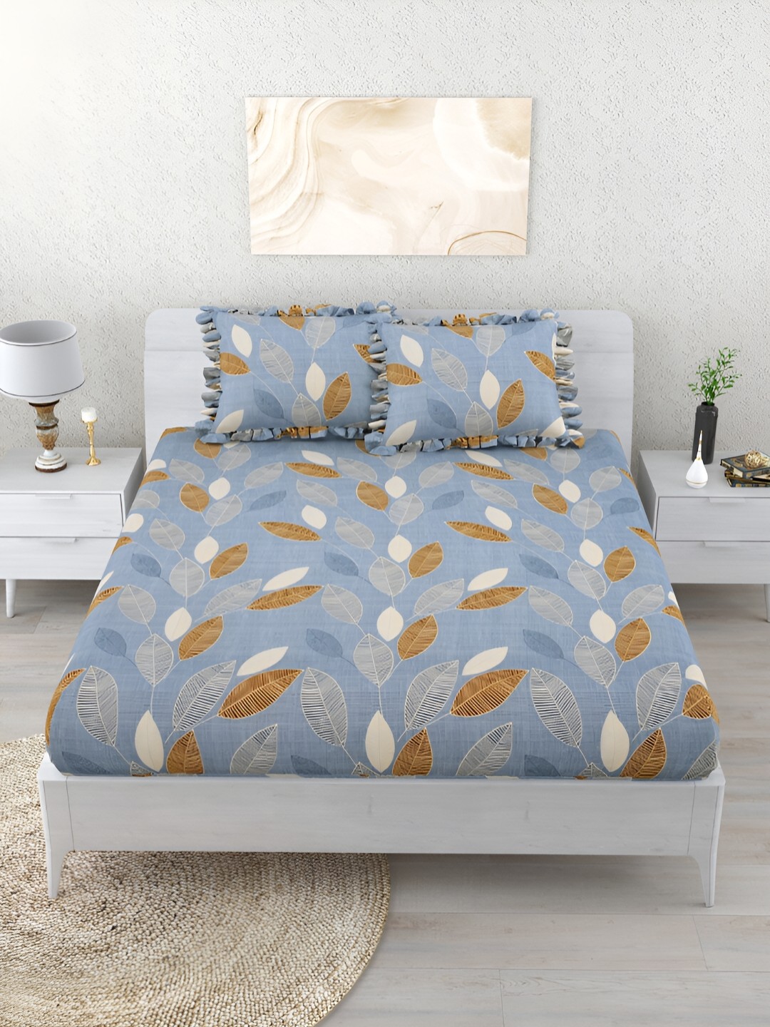 

Aura Blue & White Floral 260 TC Fitted Double King Bedsheet With 2 Pillow Covers