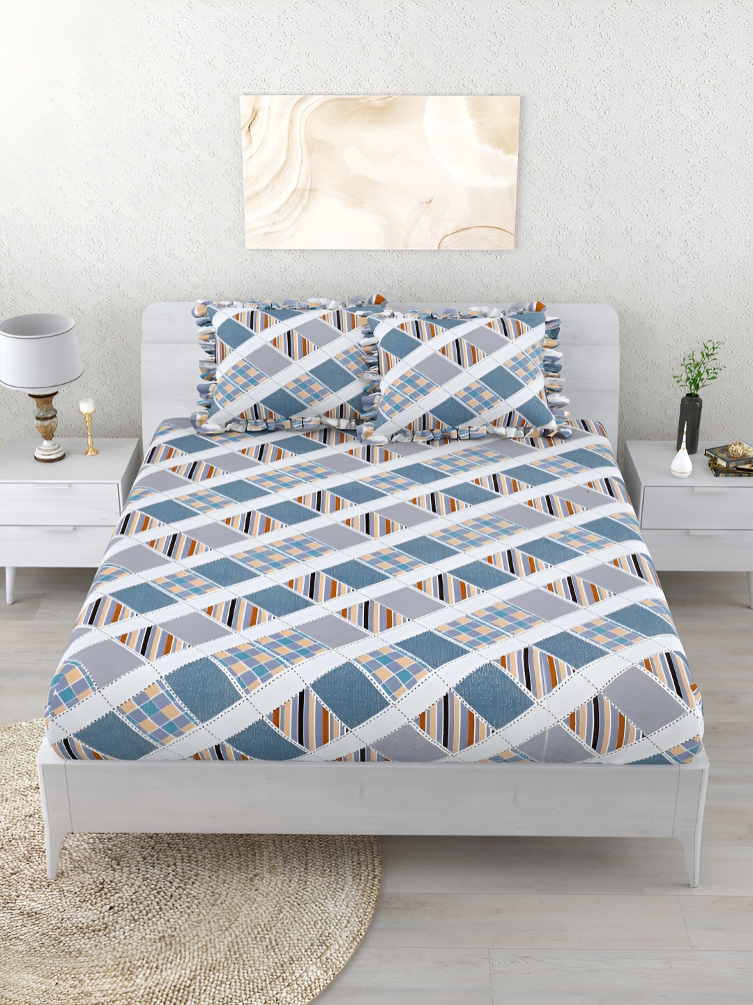 

Aura White & Blue Geometric 260 TC Fitted King Bedsheet With 2 Pillow Covers
