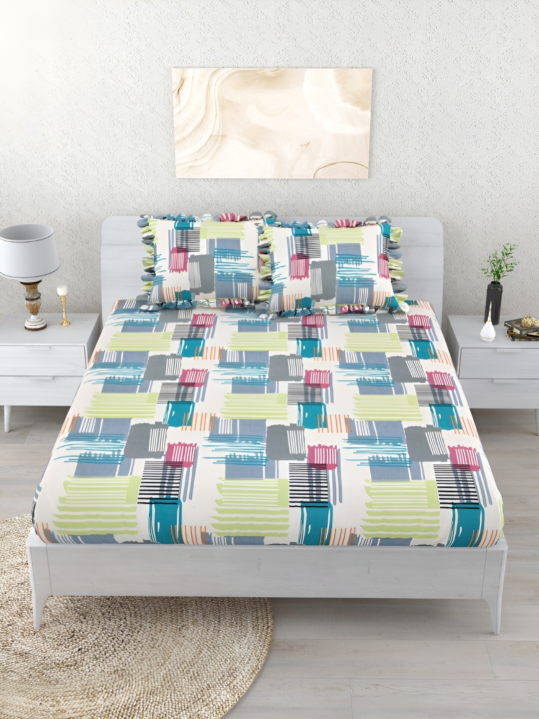 

Aura White & Green Geometric 260 TC Fitted King Bedsheet With 2 Pillow Covers