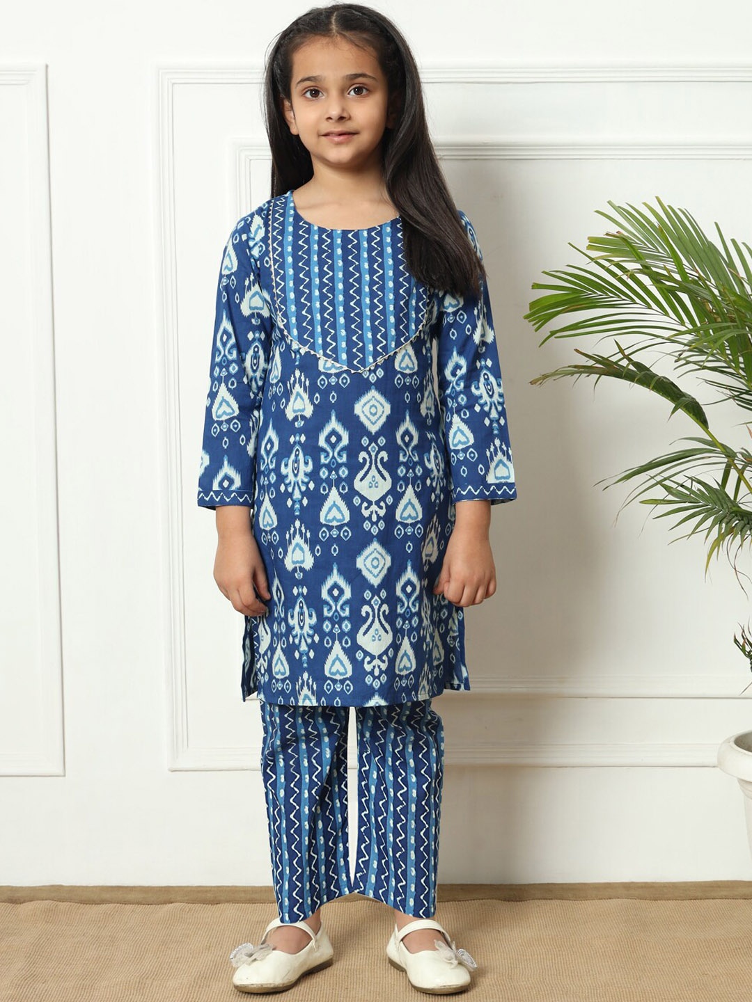 

Readiprint Fashions Girls Printed Gotta Patti Pure Cotton Kurti with Trouser, Blue