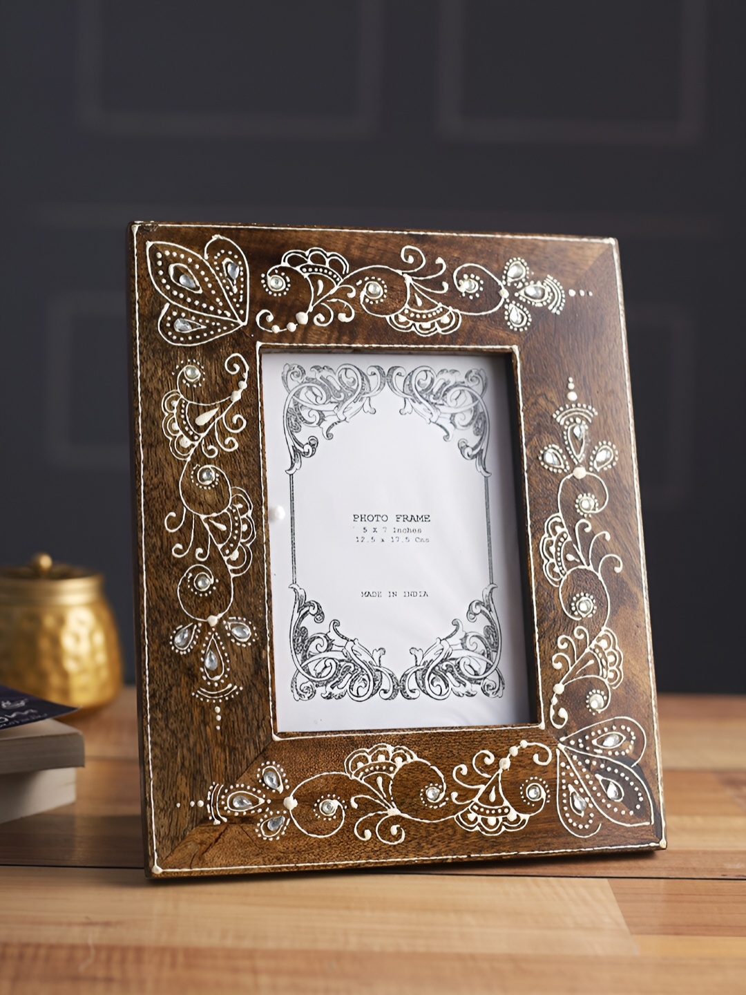 

Aura Brown & White Wooden Printed Table Photo Frames