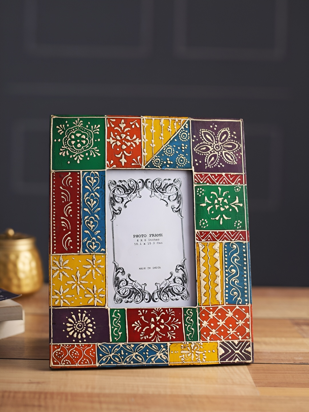 

Aura Green & Red Wooden Rajasthani Design Table Photo Frames