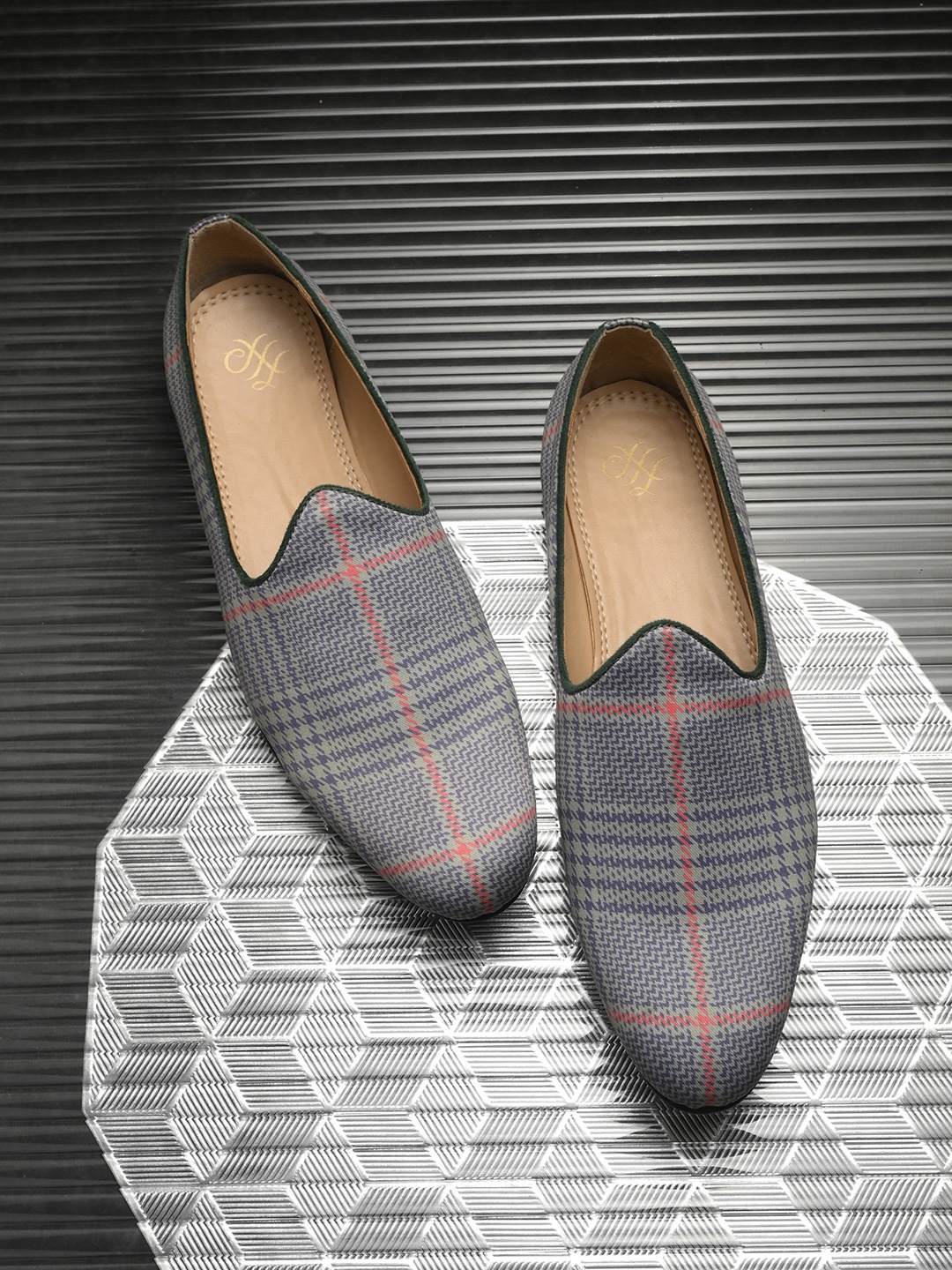 

House of Pataudi Men Printed Round Toe Lightweight Loafers, Grey
