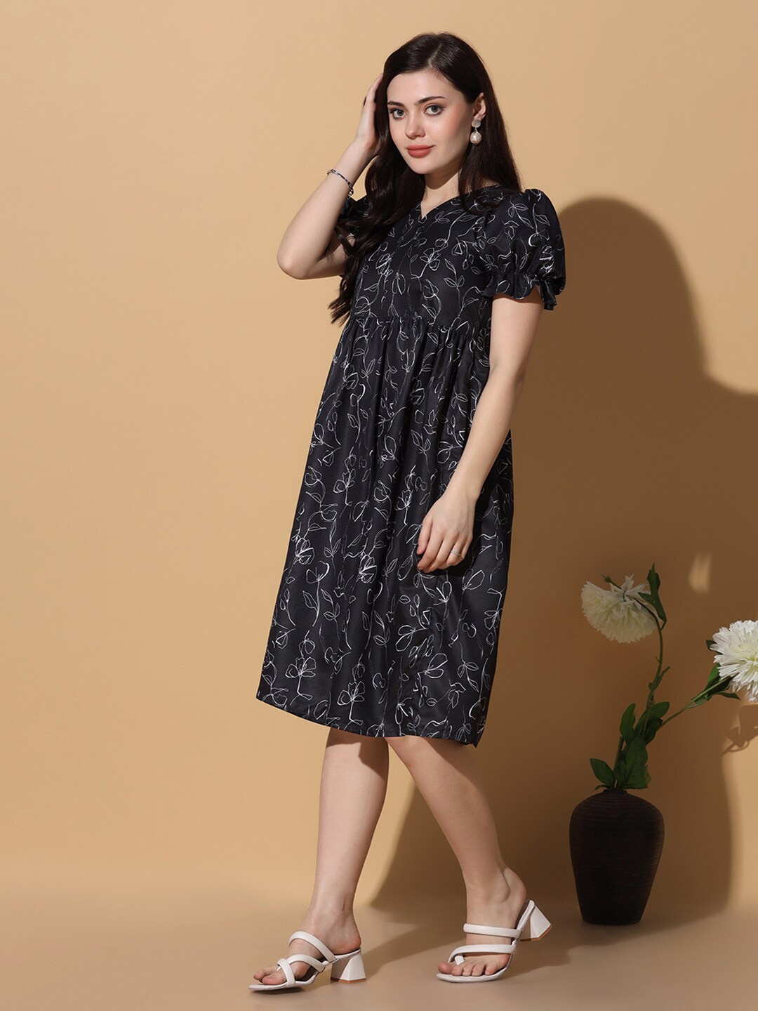 

OMPAX V Neck Puff Sleeves Floral Print A-Line Midi Dress, Black