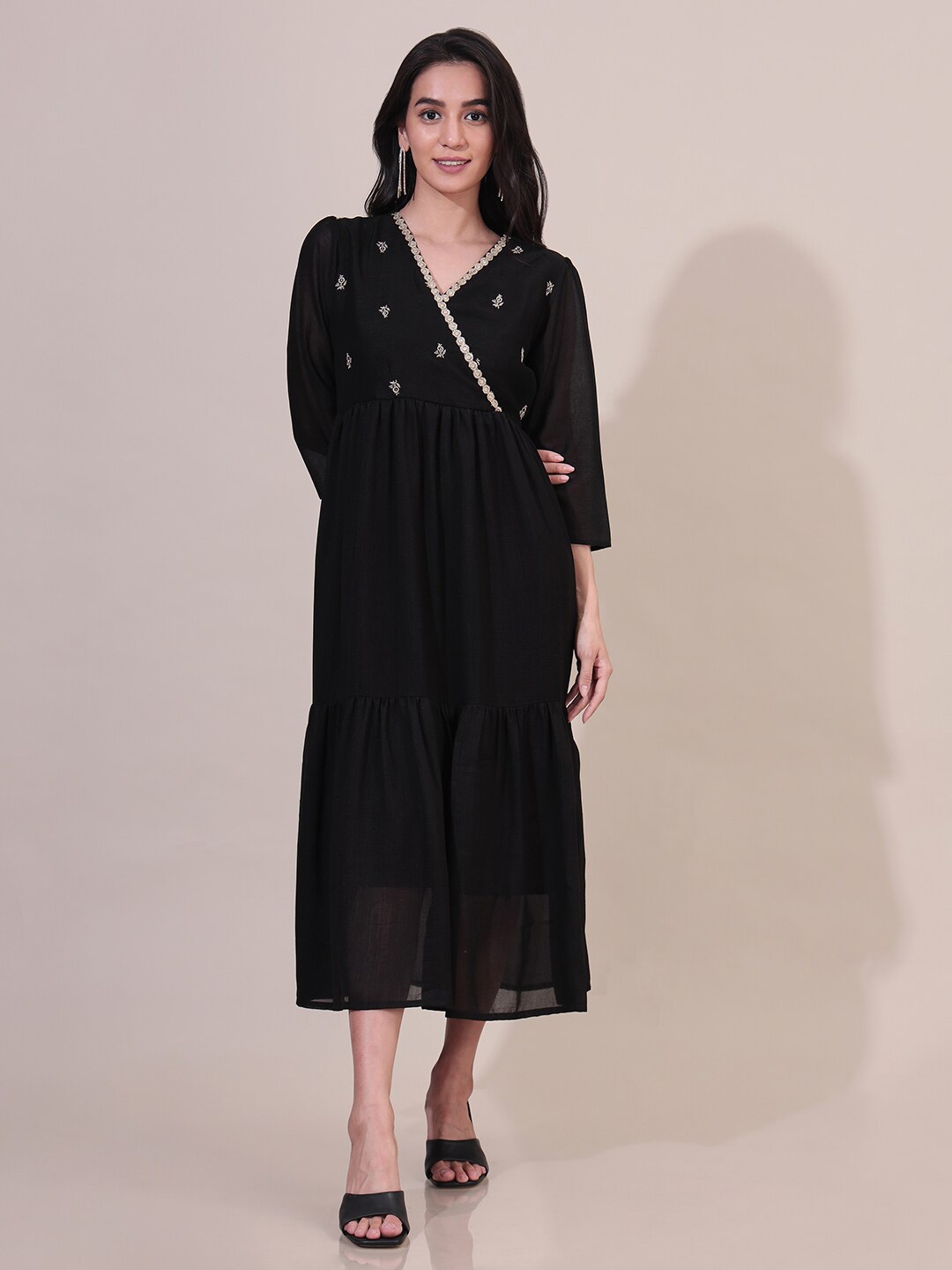 

Saaki V-Neck Three Quarter Puff Sleeves A-Line Midi Dress, Black