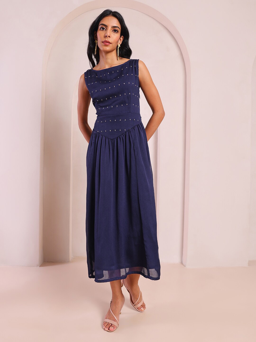 

Saaki Boat Neck Sleeveless Chiffon Maxi Midi Dress, Navy blue