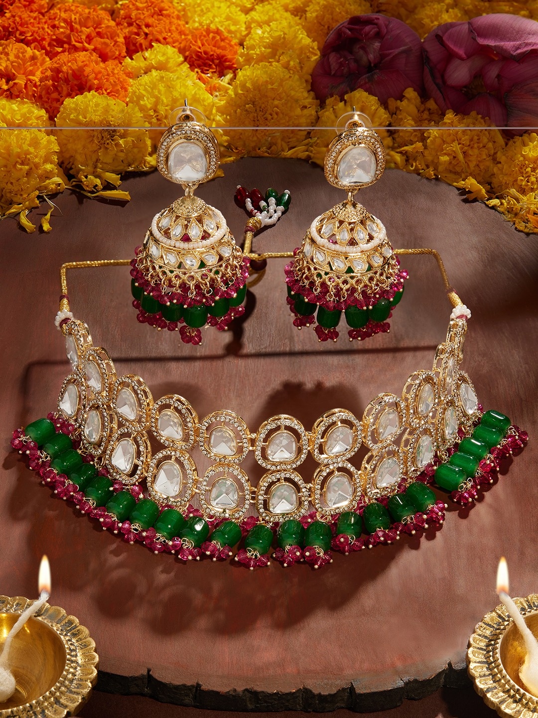 

Zaveri Pearls Gold-Plated Artificial Stones Studded & Pearls Beaded Jewellery Set