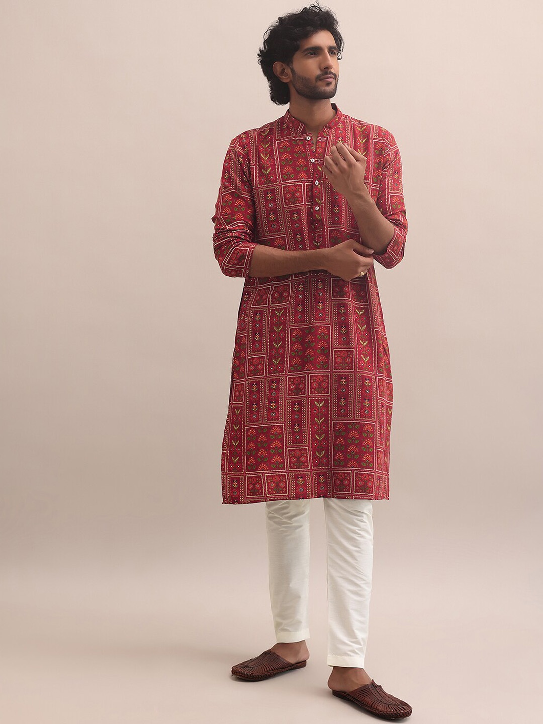 

KALKI Fashion Ethnic Motifs Printed Regular Kurta with Pyjamas, Red