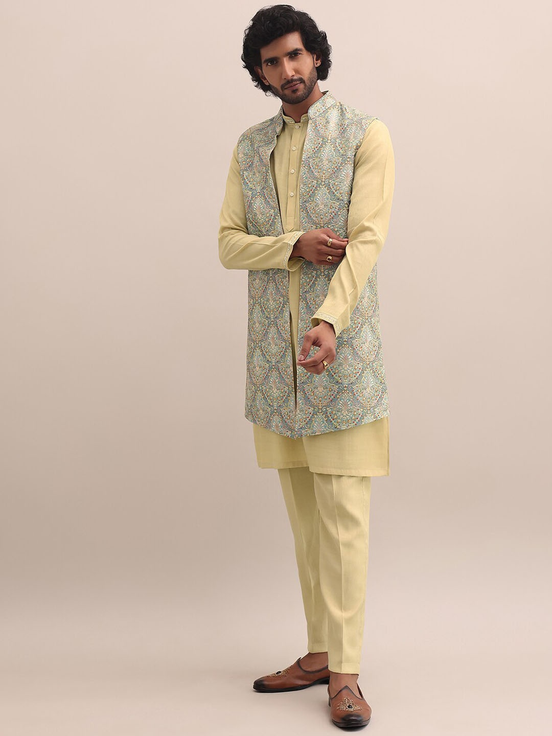 

KALKI Fashion Mandarin Collar Regular Kurta with Trousers, Green