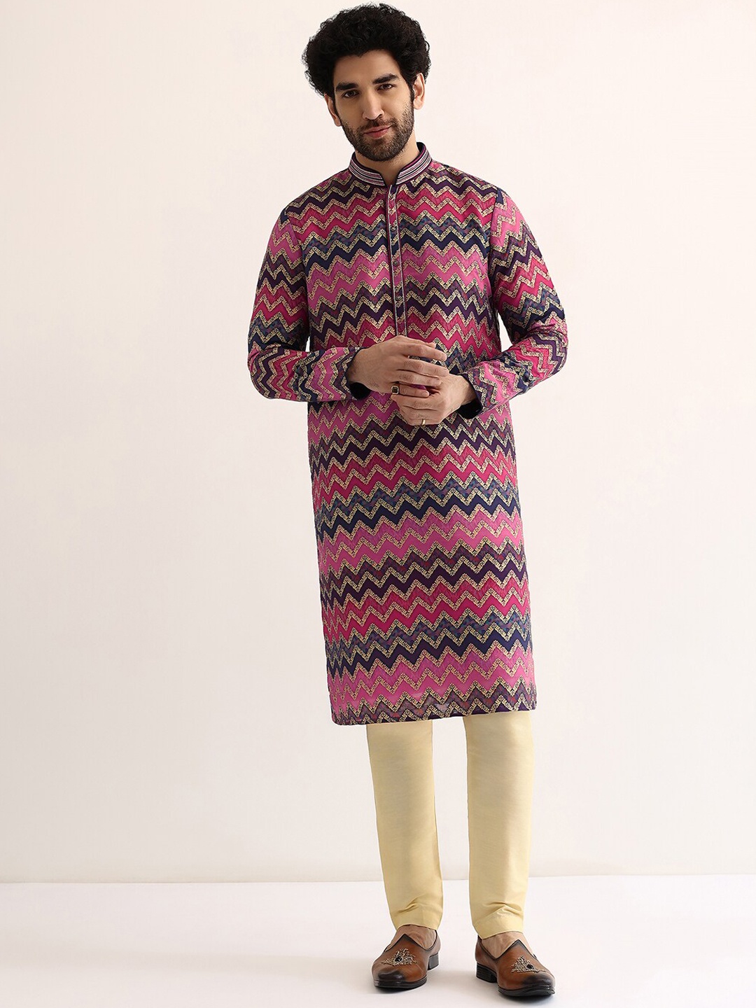 

KALKI Fashion Chevron Woven Design Zari Straight Kurta With Pyjamas, Pink