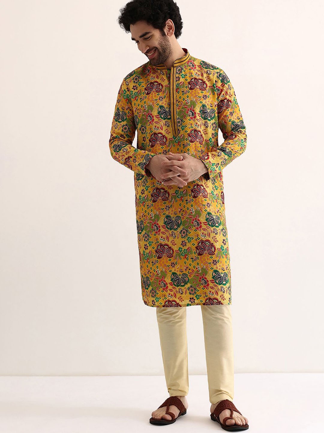 

KALKI Fashion Floral Printed Mandarin Collar Sequinned Regular Straight Kurta &bPyjamas, Yellow