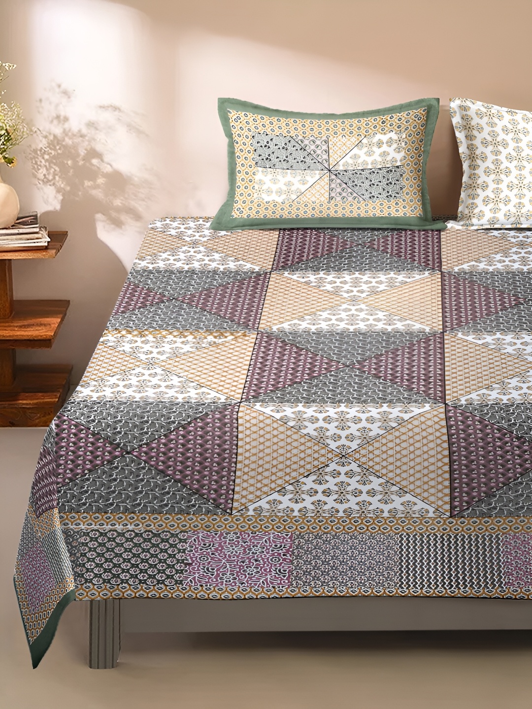 

Rajasthan Decor Green & Red Ethnic Motifs 210 TC King Bedsheet with 2 Pillow Covers