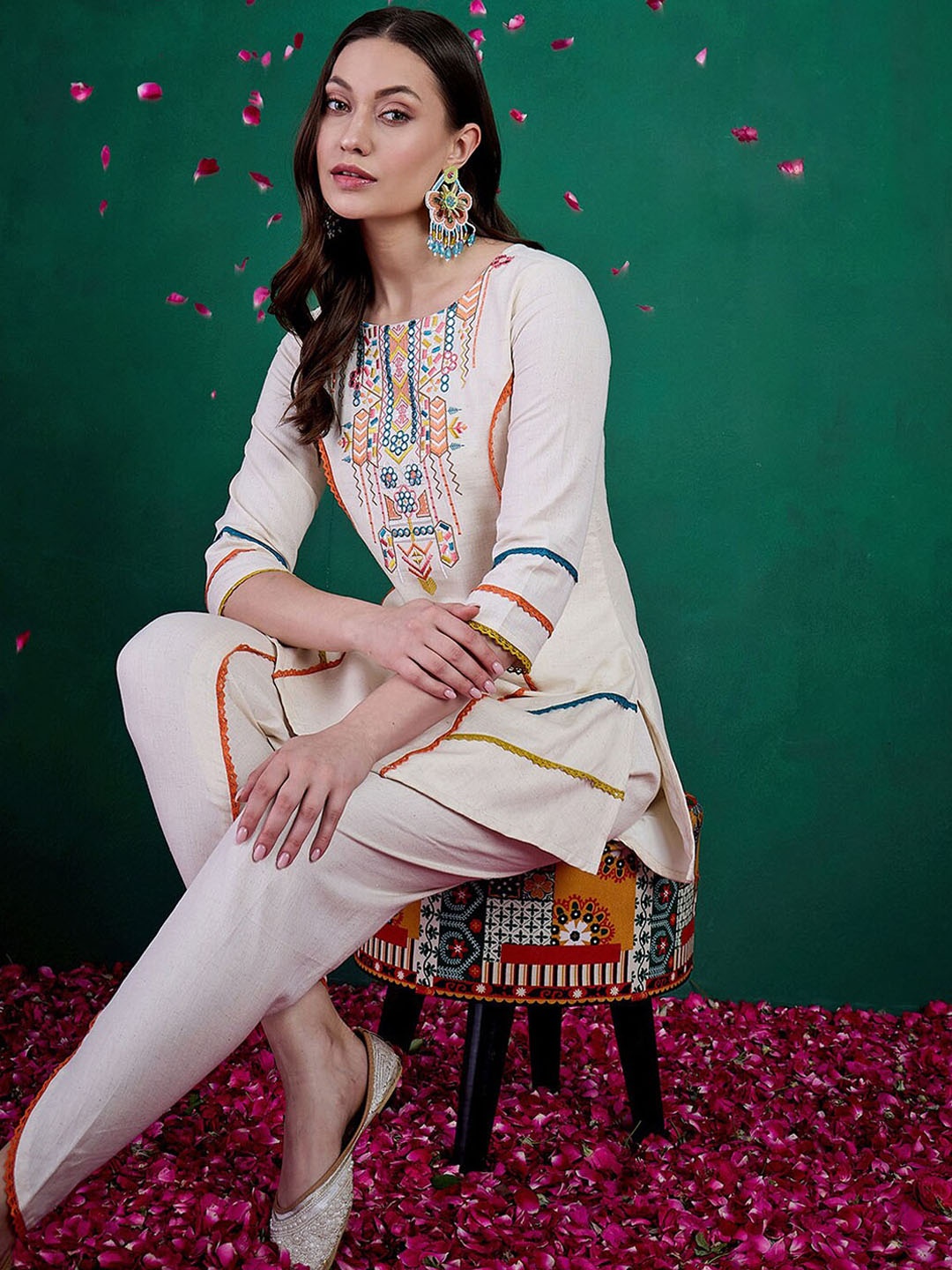 

Sangria Embroidered Pure Cotton Kurti With Dhoti Pant, Off white