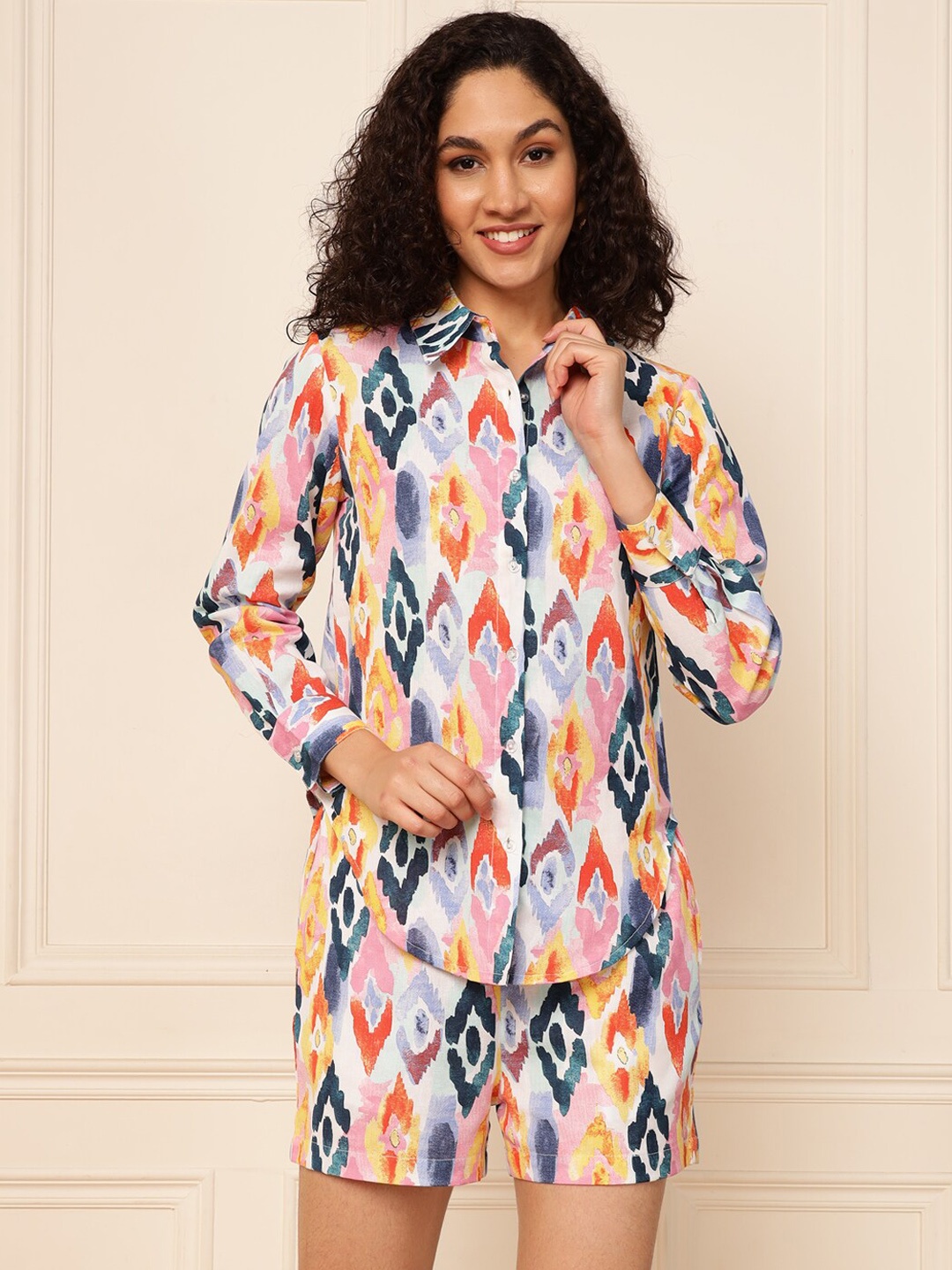 

DEEBACO Ikkat Printed Linen Shirt & Shorts, White