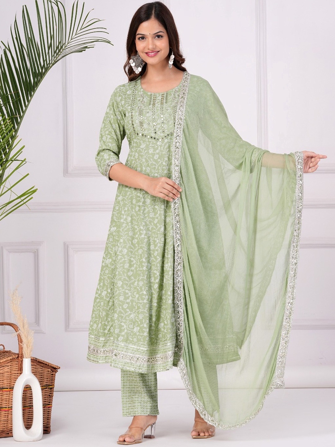 

SK2 Fashion Round Neck Floral Printed Pleated Mirror Work Anarkali Kurta Set, Green