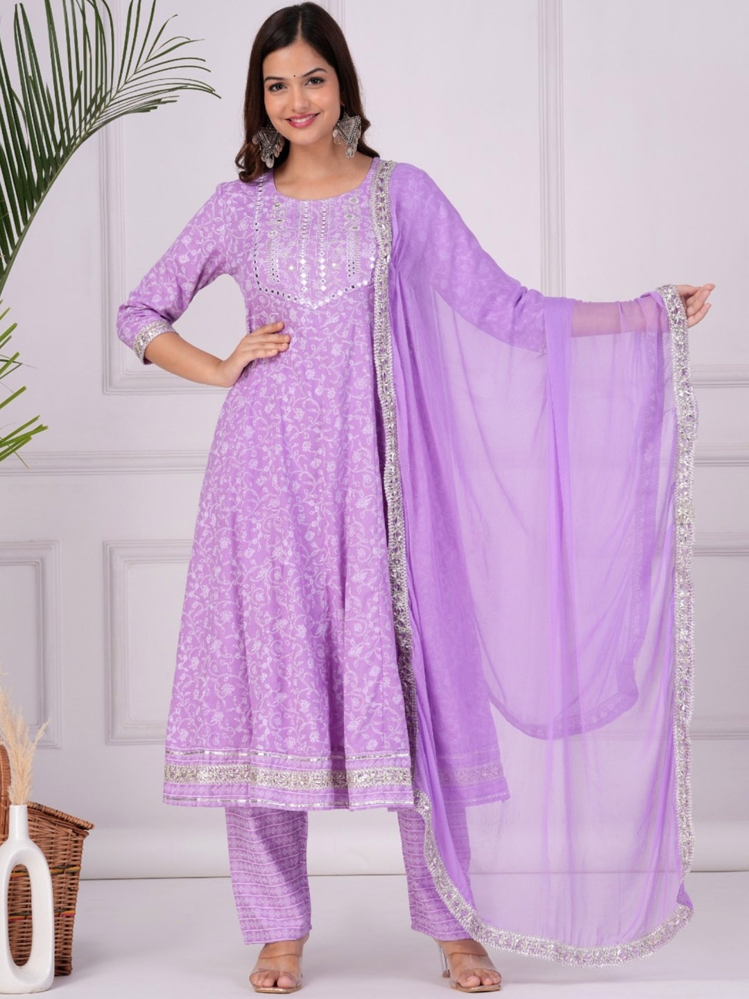 

SK2 Fashion Round Neck Floral Printed Pleated Thread Work Anarkali Kurta Set, Lavender