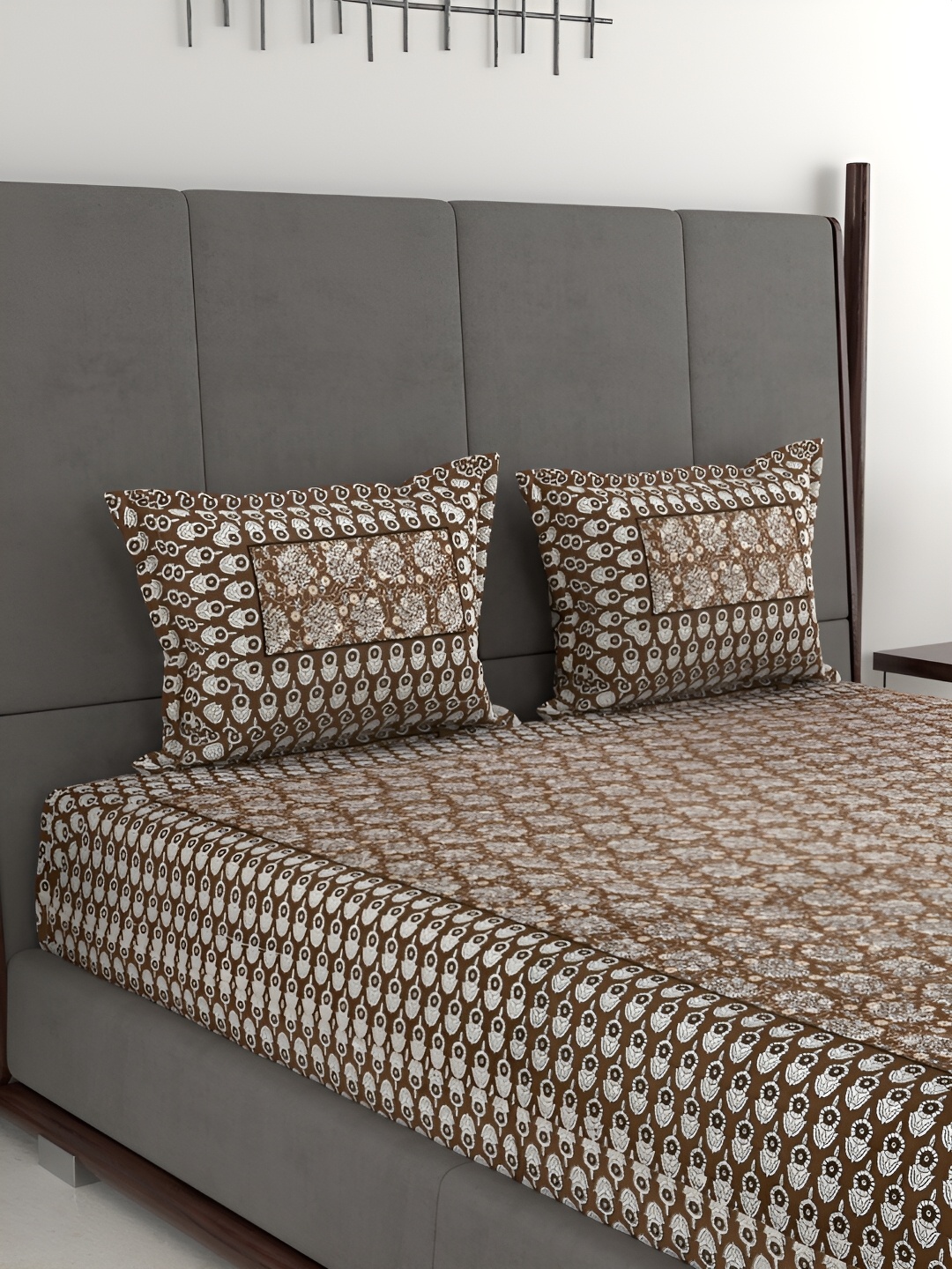 

PATRICKO Tan & Pink Floral 380 TC Cotton King Bedsheet With 2 Pillow Covers