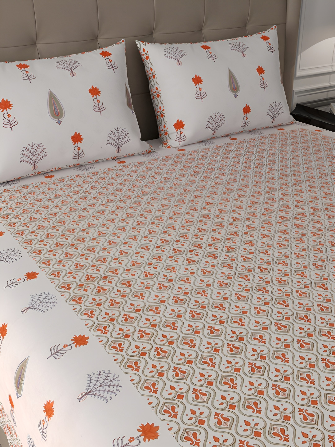

PATRICKO Beige & Orange Floral Cotton 400 TC King Bedsheet With 2 Pillow Covers