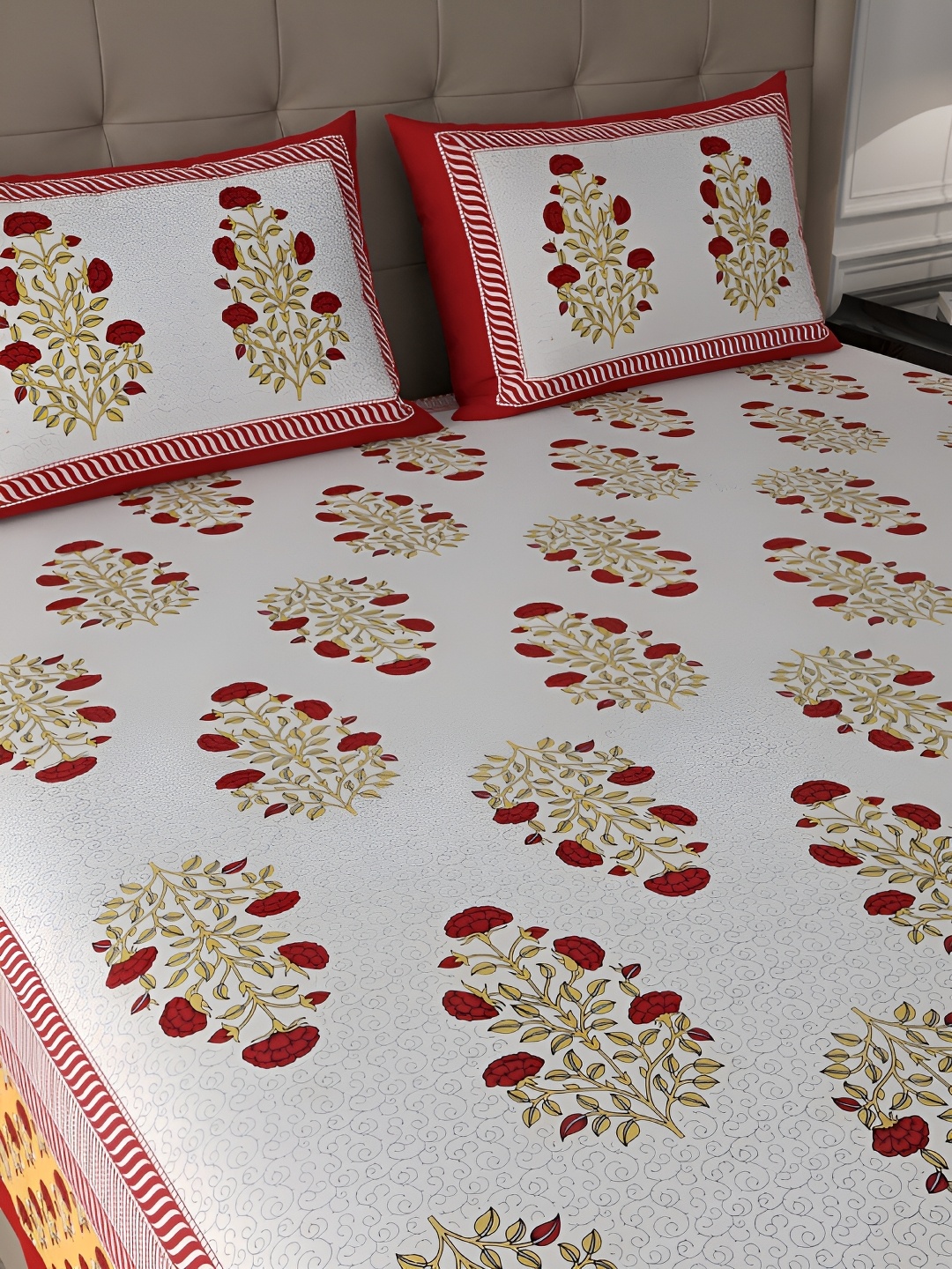 

PATRICKO White & Red Floral Printed 400 TC King Bedsheet with 2 Pillow Covers