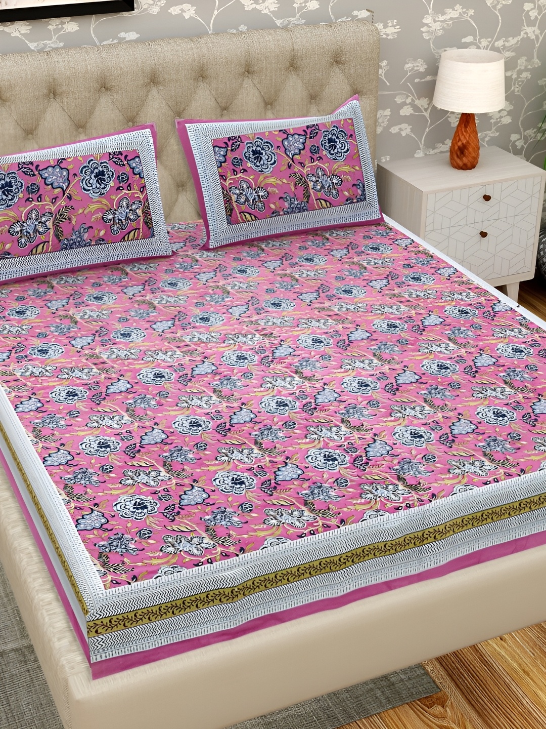 

PATRICKO Pink & Blue Floral Printed 330 TC King Bedsheet with 2 Pillow Covers