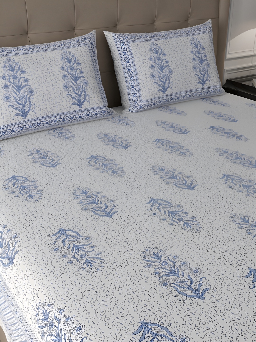 

PATRICKO White & Blue Floral 400 TC Pure Cotton King Bedsheet with 2 Pillow Covers