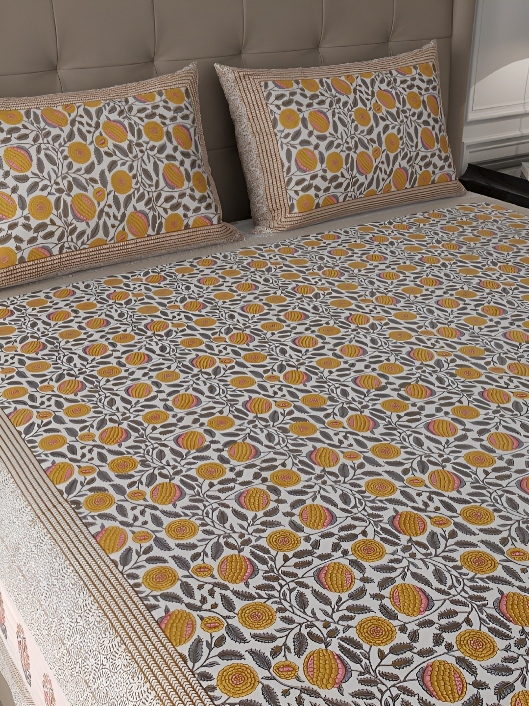 

PATRICKO Yellow & White Floral Cotton 400 TC King Bedsheet with 2 Pillow Covers