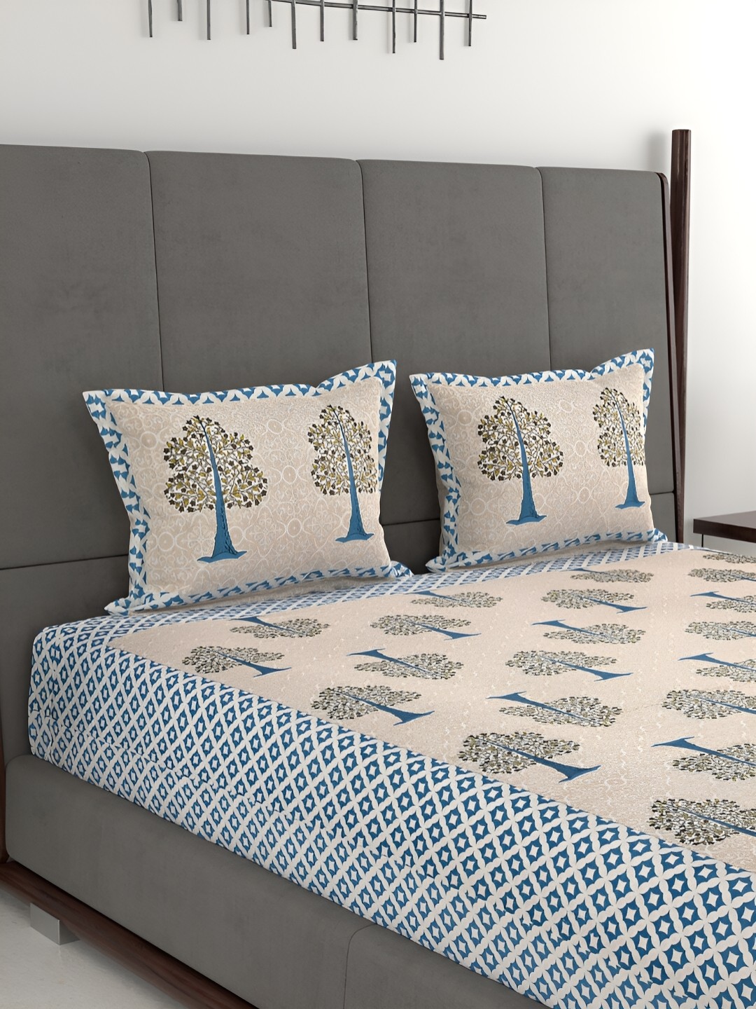 

PATRICKO Beige & Blue Floral Cotton 380TC King Bedsheet With 2 Pillow Covers