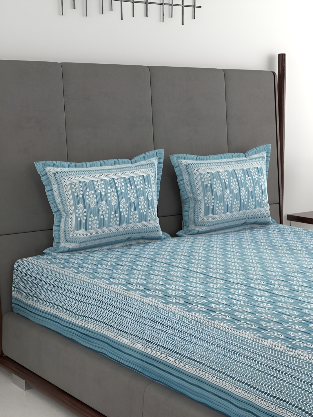 

PATRICKO Blue Floral 380 TC Cotton King Bedsheet With 2 Pillow Covers