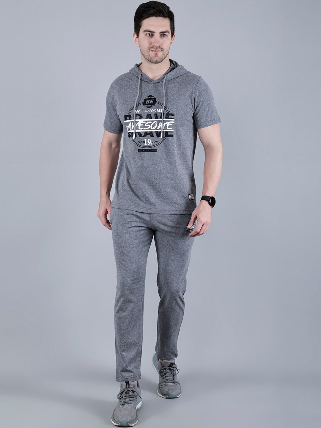 

STARFOX Men Typography Printed Hooded T-shirt with Trousers, Grey
