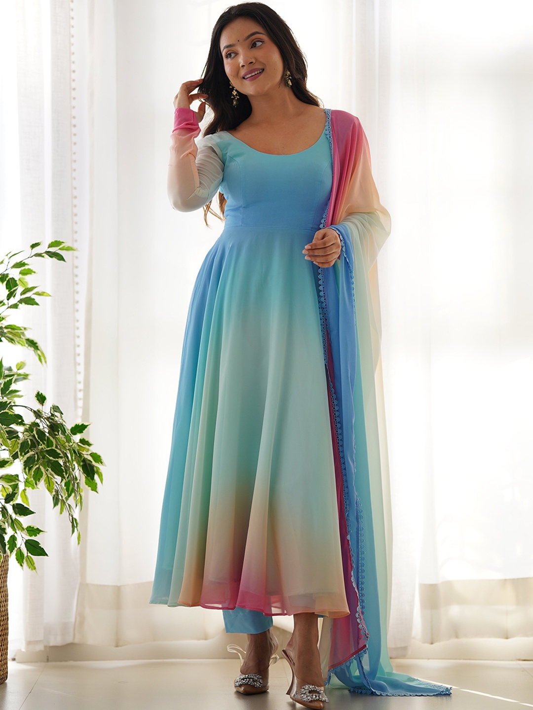 

LABELKBBRAND Colourblocked Empire Kurta with Trousers & With Dupatta, Blue