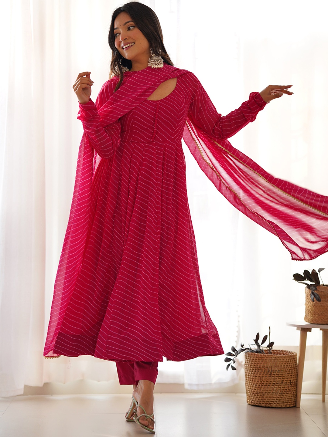 

LABELKBBRAND Round Neck Leheriya Printed Empire Anarkali Kurta Set, Pink