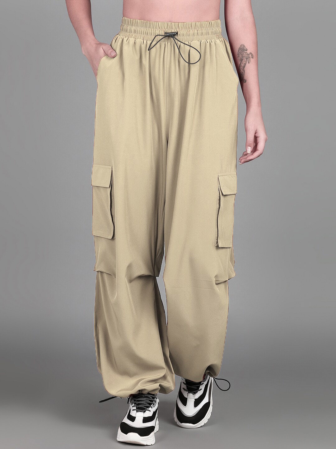 

The Roadster Lifestyle Co. Beige Women Mid-Rise Cargo Trousers