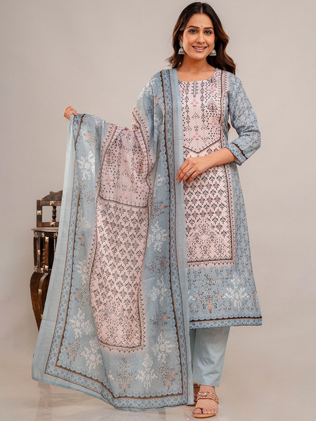 

ROOHANIYAT Floral Printed Regular Kurta with Trousers & Dupatta, Blue