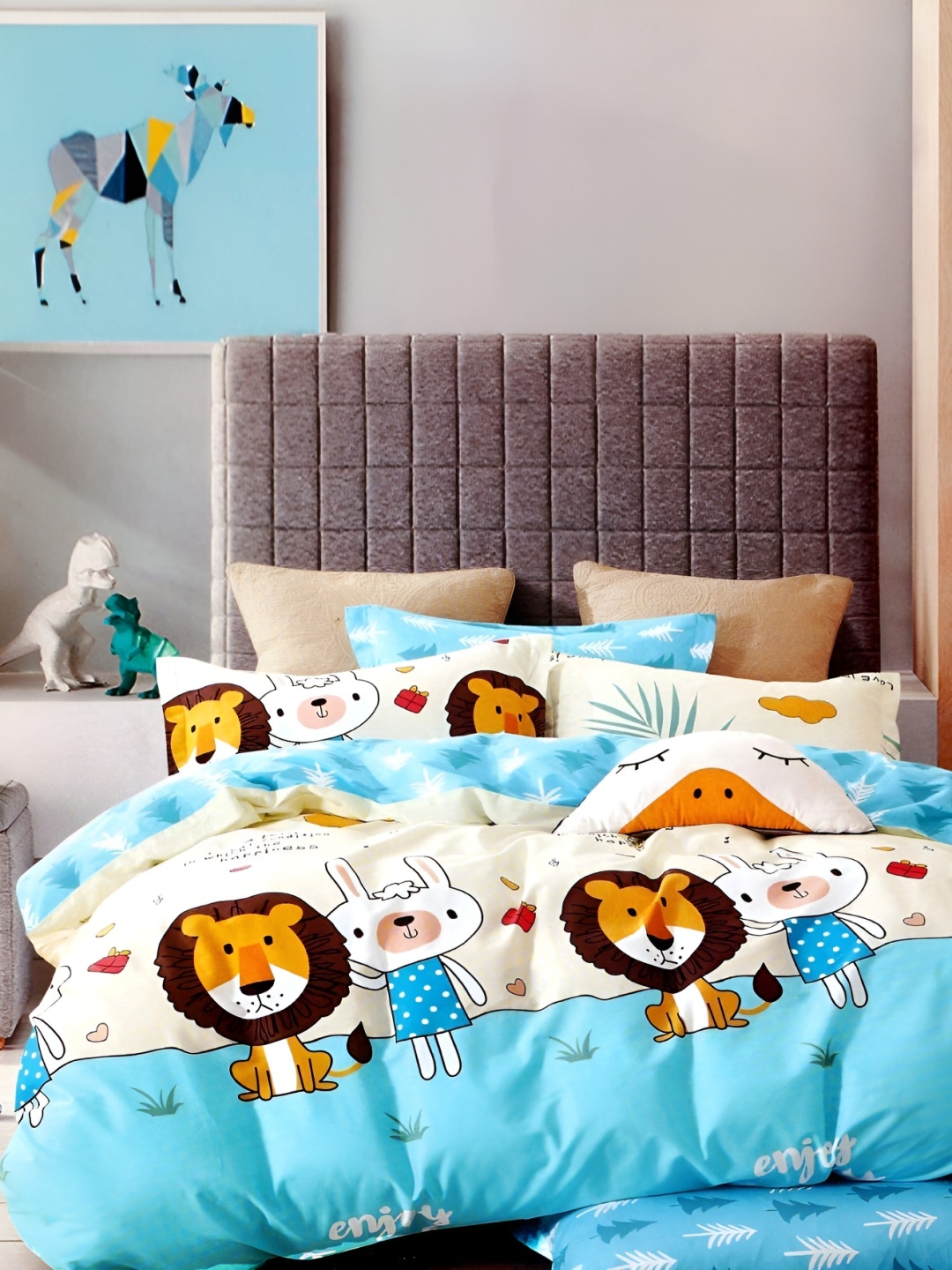 

RRC White Cartoon Characters AC Room 210 GSM Single Bed Comforter