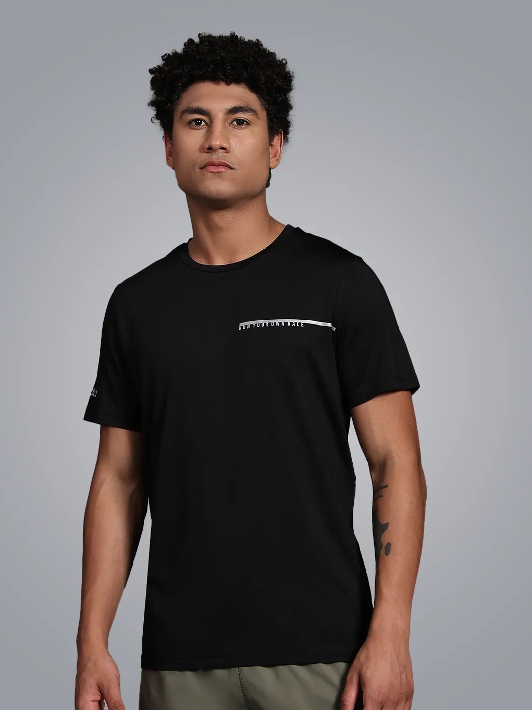

DIDA Dri-Fit Round-Neck Outdoor Sports T-Shirt, Black