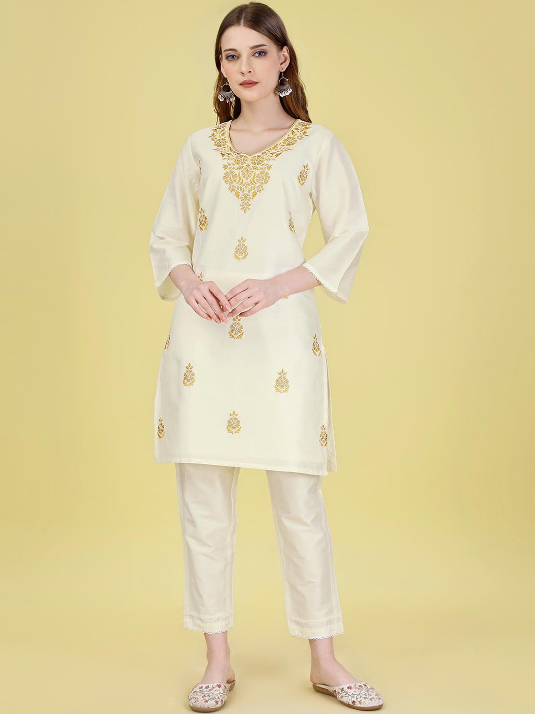 

Tikhi Imli Floral Embroidered V-Neck Kurta & Trousers, Off white