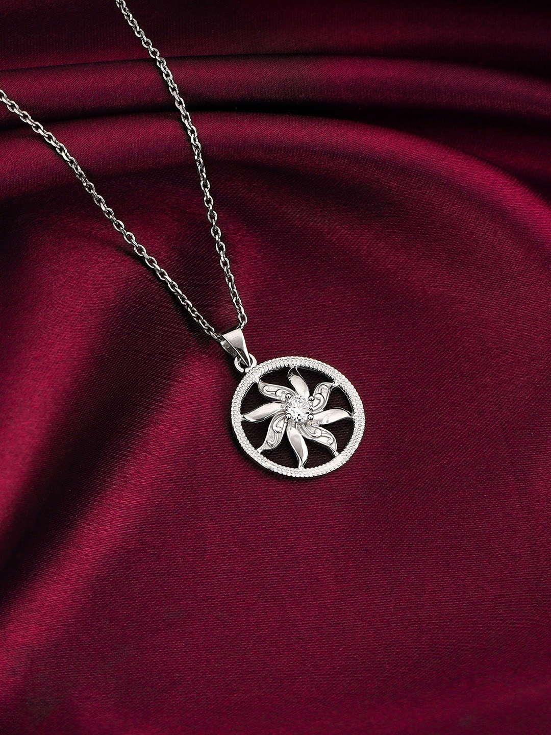 

GIVA Rhodium-Plated 925 Sterling Silver Contemporary Pendant With Chain