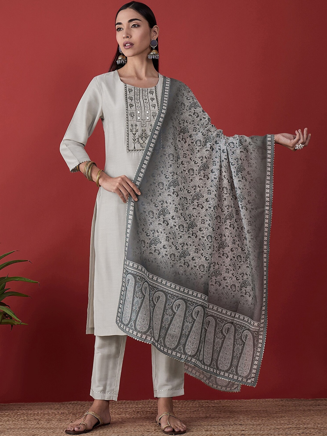 

Anouk Cream Ethnic Motifs Yoke Design Mirror Work Kurta with Trousers & Dupatta