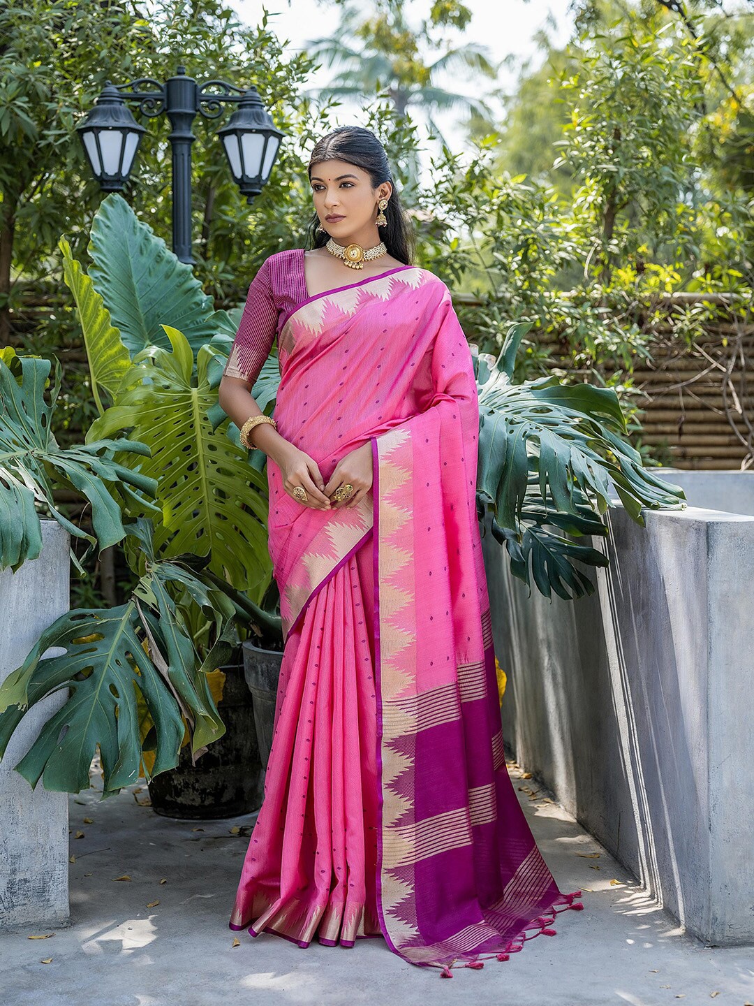 

Ishin Woven Design Zari Silk Blend Tussar Saree, Pink