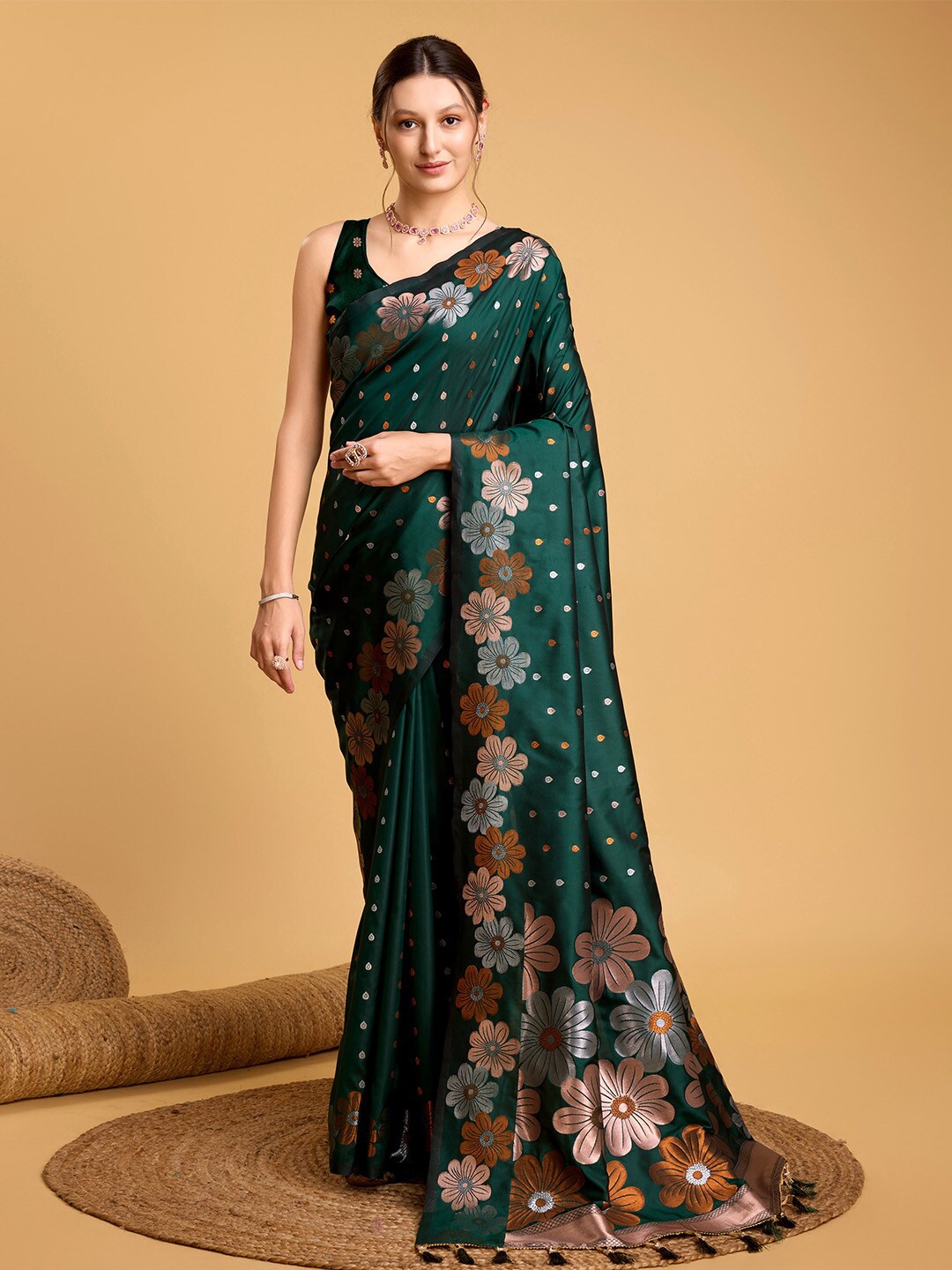 

Ishin Woven Design Zari Silk Blend Saree, Green