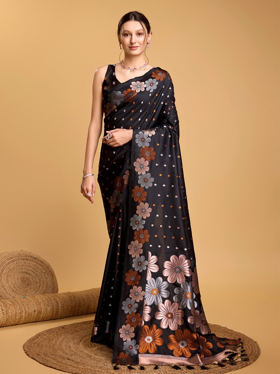 

Ishin Woven Design Zari Silk Blend Saree, Black
