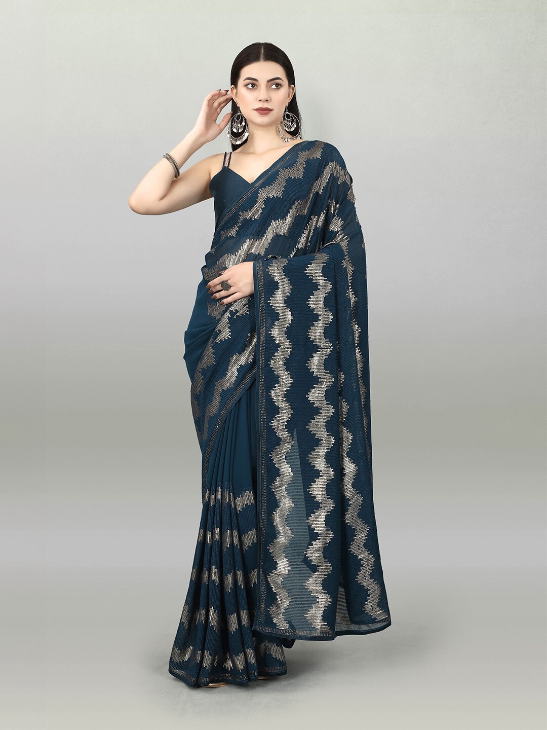 

Ishin Embellished Sequinned Poly Georgette Saree, Pink