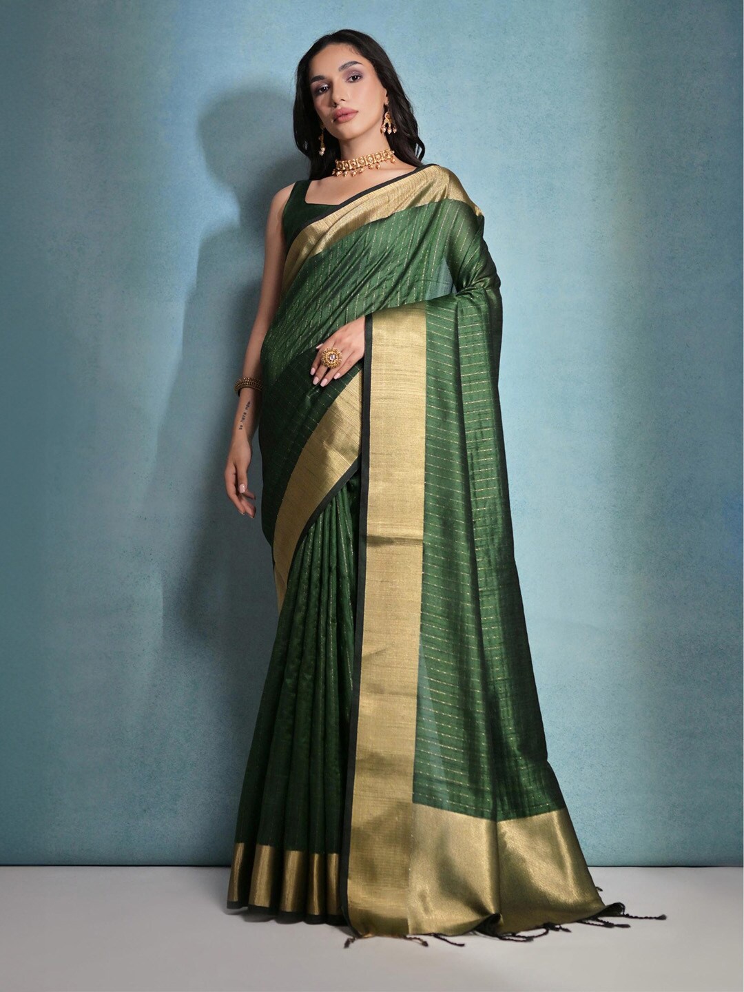 

Ishin Woven Design Zari Silk Blend Saree, Green